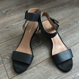 Nine West heals